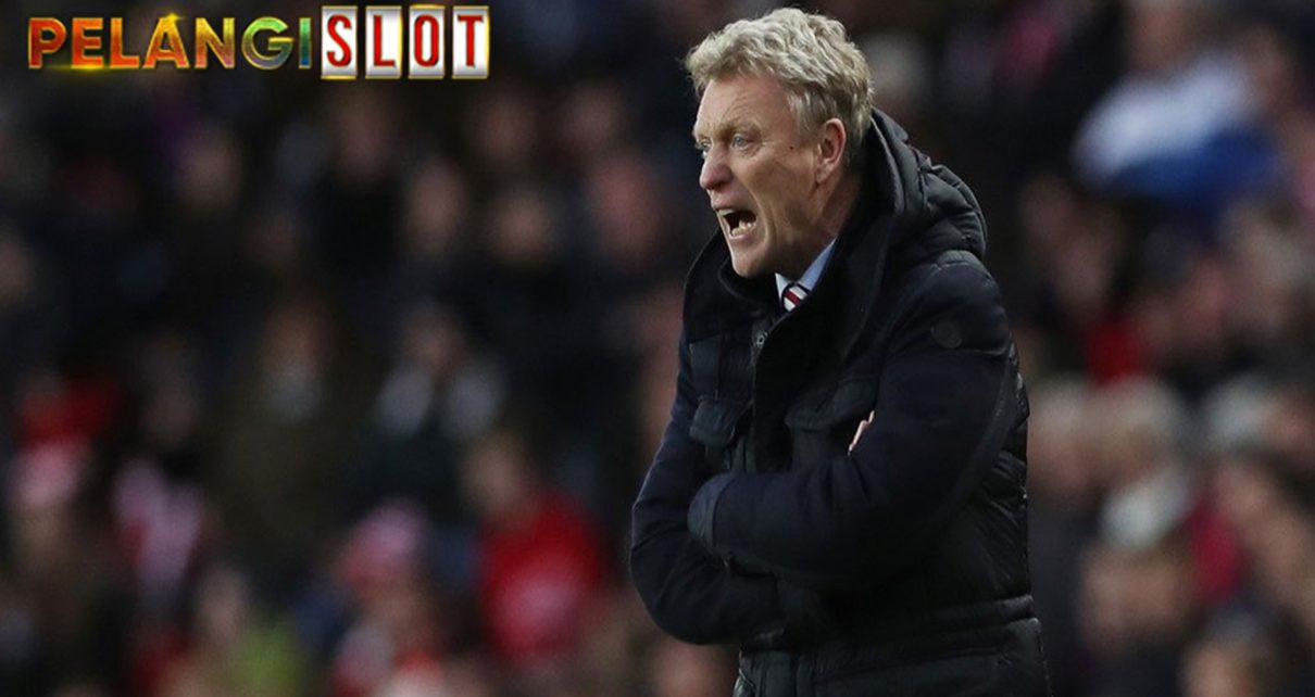 David Moyes meninggalkan Everton