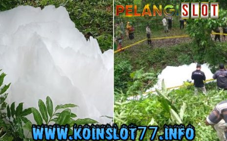 Viral Busa Membeku Keluar dari Dalam Tanah di Bukittinggi