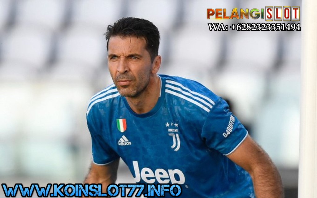 Sudah Layak Pensiun ! Buffon Saat ini pernah bermain dengan Ayah Dan Anak Legenda Serie A