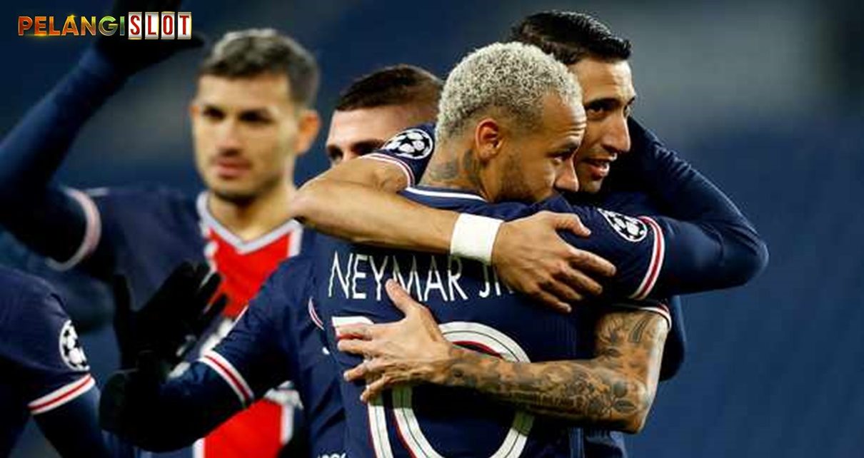 Neymar Hattrick, PSG Bantai Istanbul Basaksehir 5-1