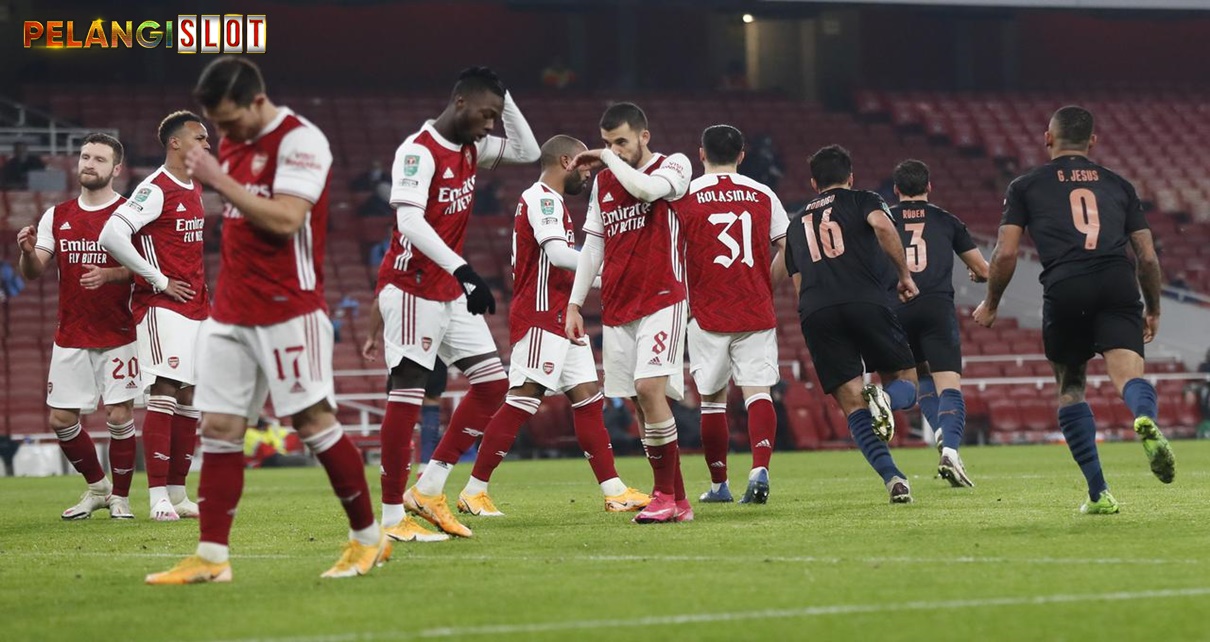 Kembali Tumbang, Arsenal Dilabeli Tim Berisi Kumpulan Bocah
