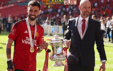 Resmi Teken Kontrak Baru, Bruno Fernandes Bela MU Sampai Tahun 2027